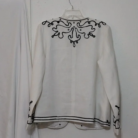 VICTOR COSTA - Picture 2 of 4